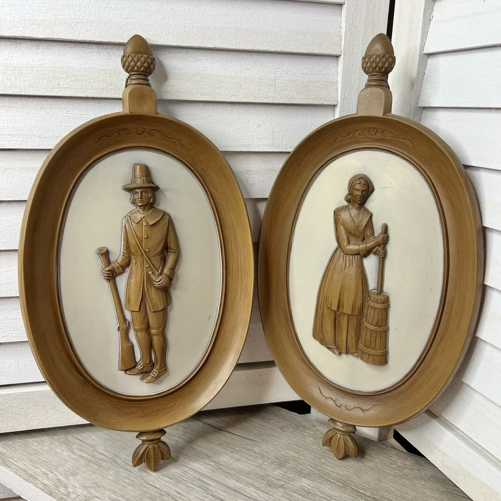 Vintage 1960 Syroco Wall Plaques‎ Pilgrim Man Woman Colonial Figures 4777A/B USA